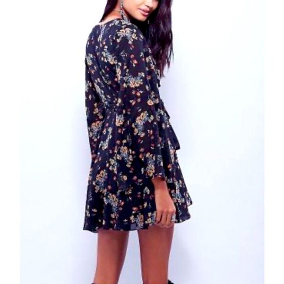 Free People Lilou Dress Small Black Floral Flowy Wrap Belted Mini Boho Fairycore - Picture 10 of 12